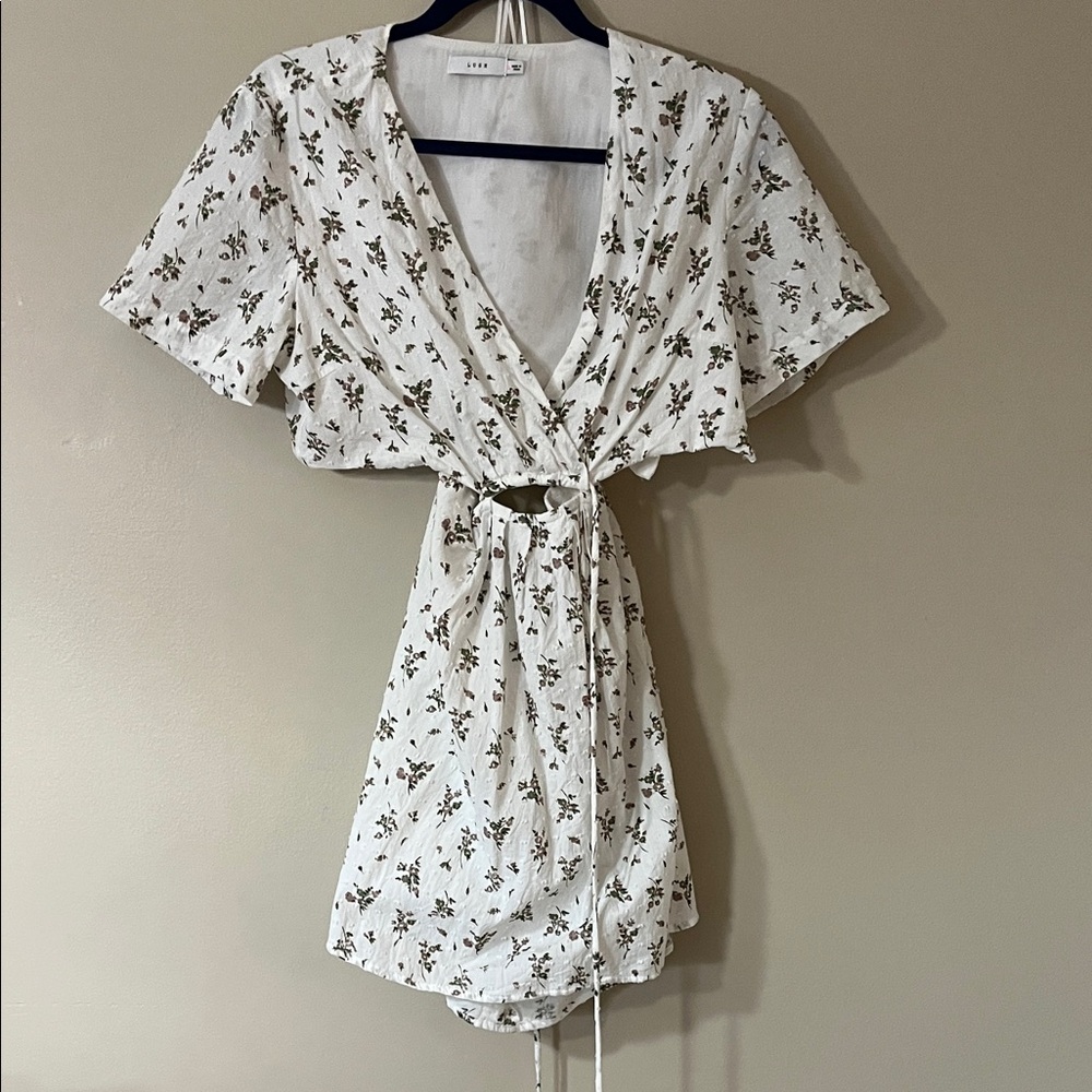 Lush Classic White Garment
